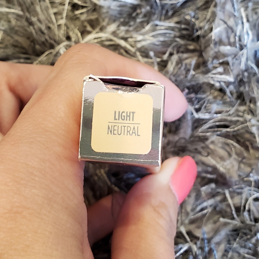 NIB Urban Decay Naked Skin Concealer Light 2ml - Picture 2 of 3